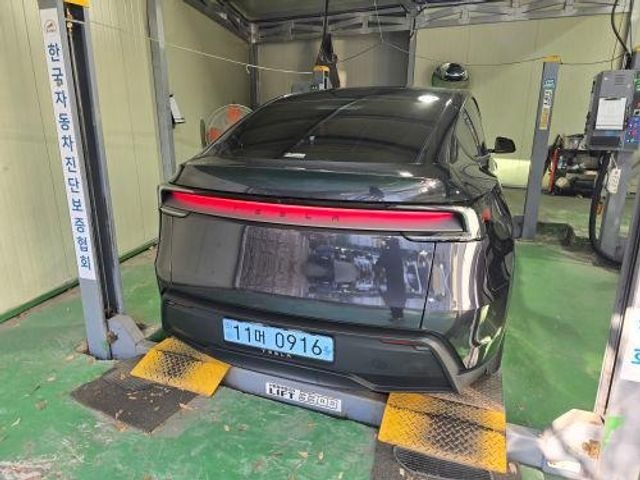 Tesla Model Y 2026 — inspection photo 2