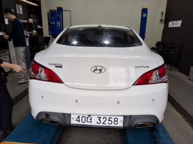 Hyundai Genesis 2011 — inspection photo 2