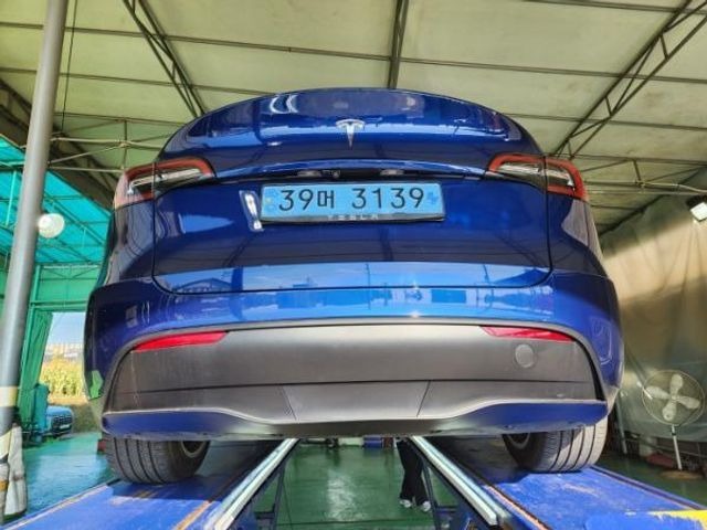 Tesla Model Y 2023 — inspection photo 2