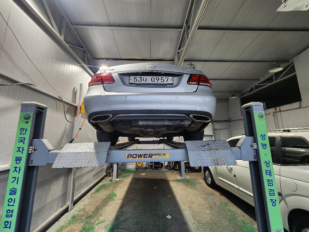 Mercedes-Benz E-Class 2016 — inspection photo 2