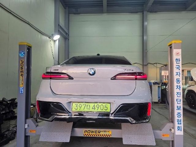BMW 7-Series 2024 — inspection photo 2