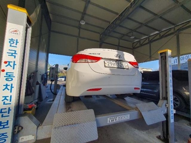 Hyundai AVANTE 2013 — inspection photo 2