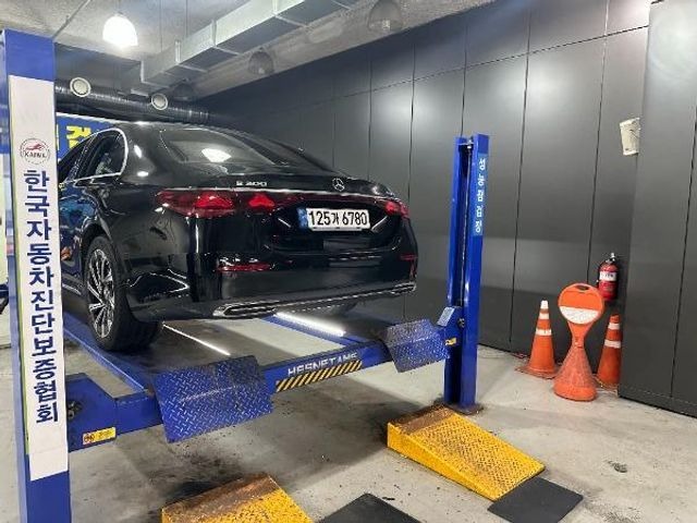 Mercedes-Benz E-Class 2025 — inspection photo 2