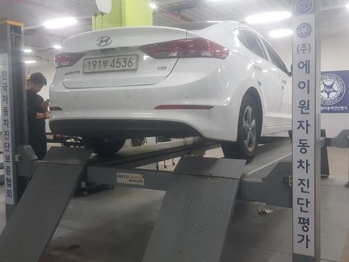 Hyundai AVANTE 2017 — inspection photo 2