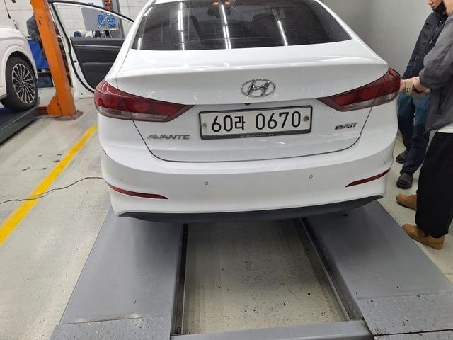 Hyundai AVANTE 2016 — inspection photo 2