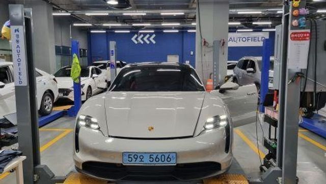 Porsche Taycan 2023 — inspection photo 1