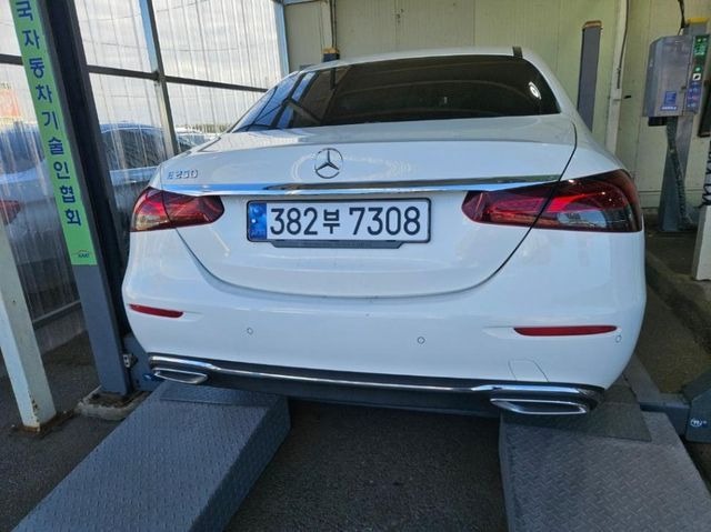 Mercedes-Benz E-Class 2022 — inspection photo 2
