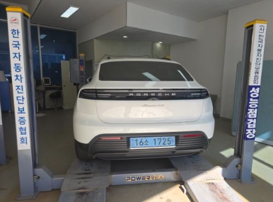 Porsche Macan 2025 — inspection photo 2
