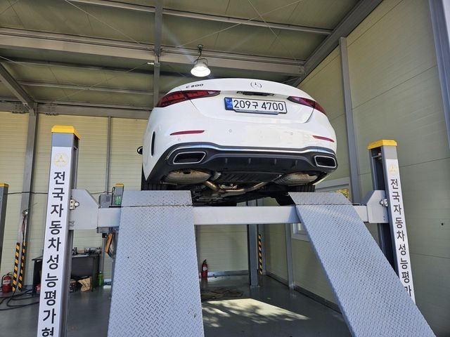 Mercedes-Benz C-Class 2025 — inspection photo 2