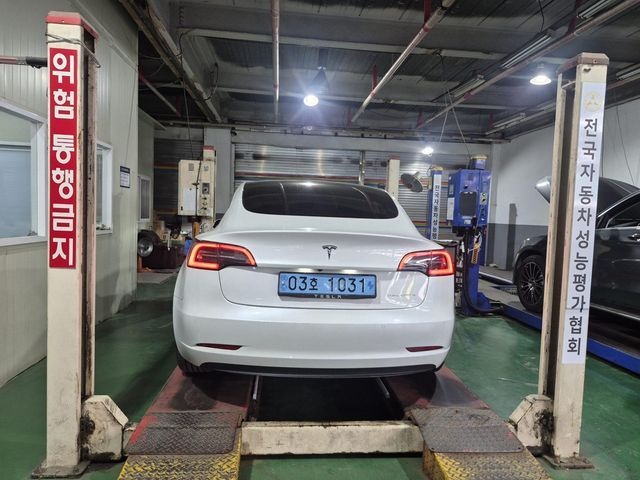 Tesla Model 3 2022 — inspection photo 2