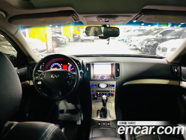 Infiniti G — interior