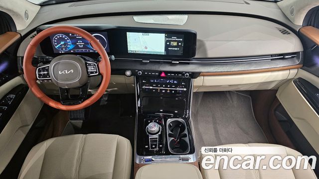 Kia Carnival — interior