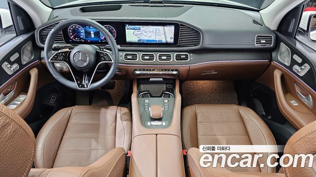 Mercedes-Benz GLE-Class — interior