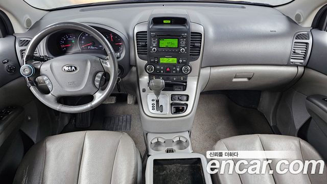 Kia Carnival — interior