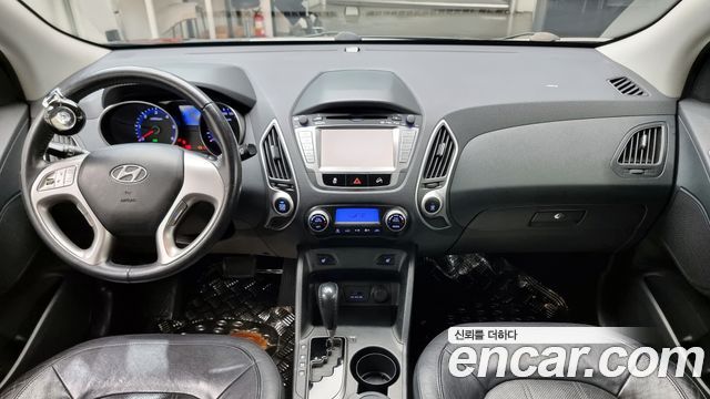 Hyundai Tucson — interior