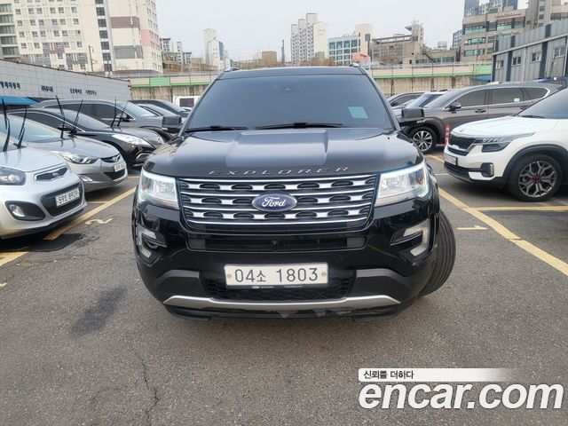 Ford Explorer — exterior