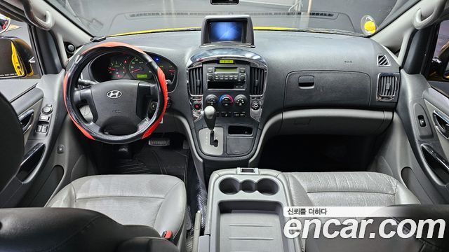 Hyundai Starex — interior