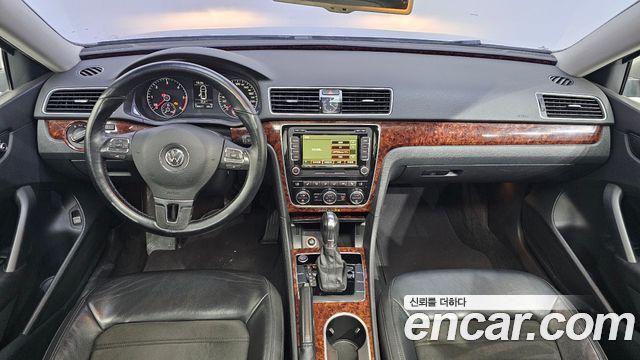Volkswagen Passat — interior
