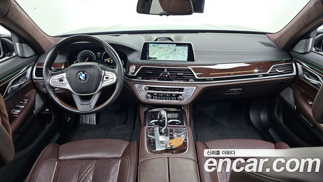 BMW 7 Series — interior