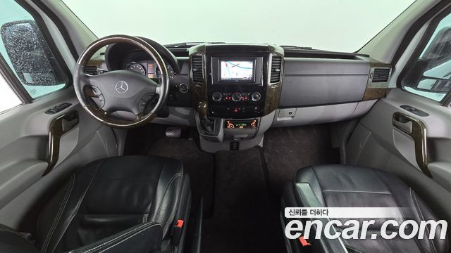 Mercedes-Benz Sprinter — interior