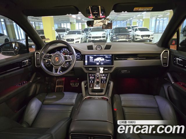 Porsche Cayenne — interior