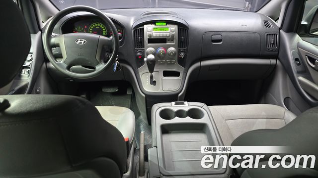 Hyundai Starex — interior