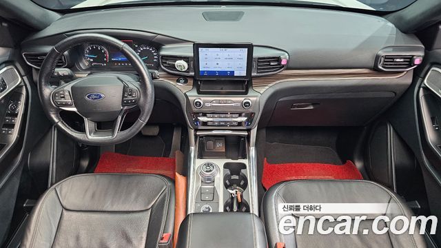 Ford Explorer — interior