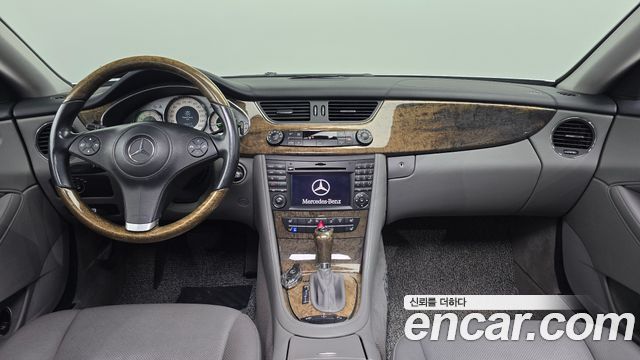 Mercedes-Benz CLS-Class — interior
