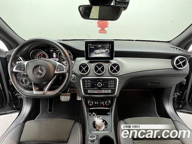 Mercedes-Benz CLA-Class — interior