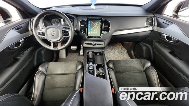 Volvo XC90 — interior