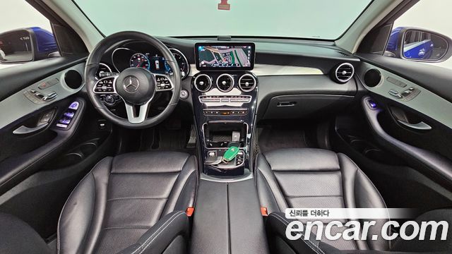 Mercedes-Benz GLC-Class — interior