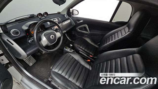 Smart ForTwo — interior