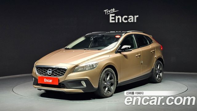 Volvo V40 — exterior