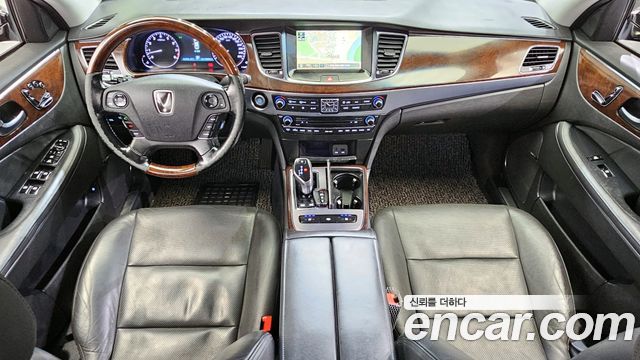 Hyundai Equus — interior