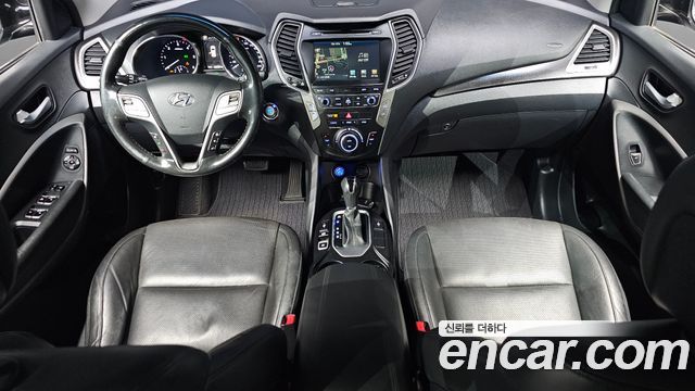 Hyundai Santa Fe — interior