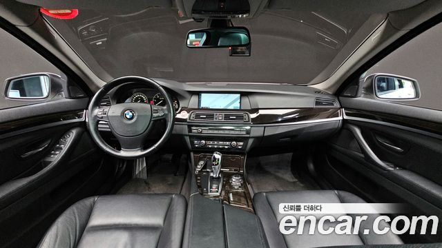 BMW 5 Series — interior
