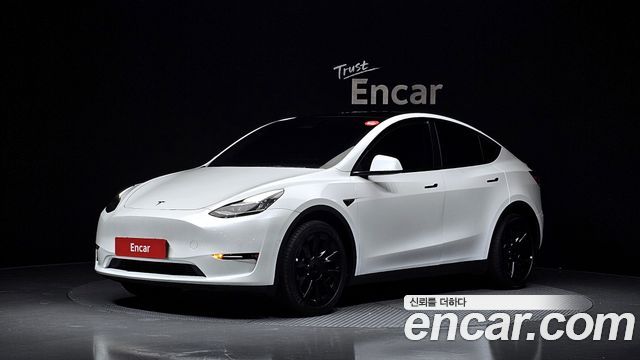 Tesla Model Y — exterior