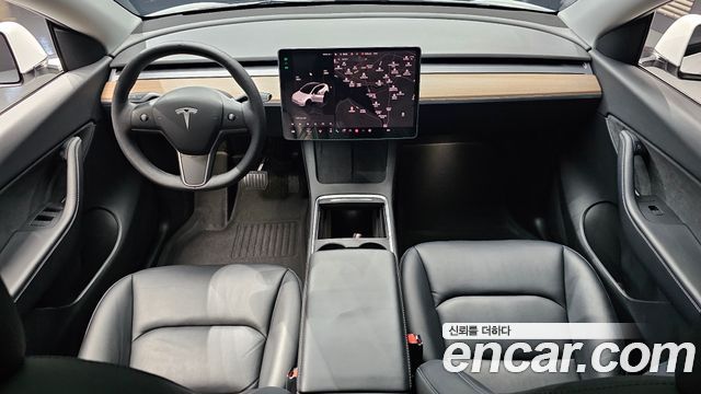 Tesla Model Y — interior
