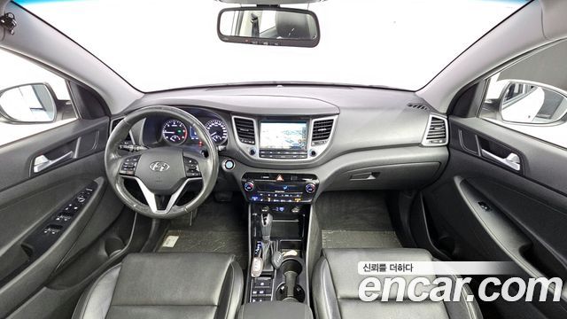 Hyundai Tucson — interior