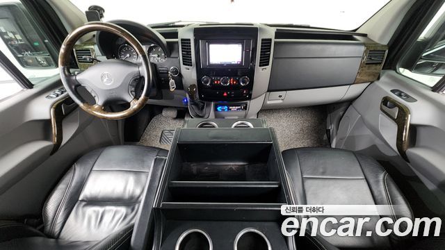 Mercedes-Benz Sprinter — interior