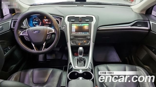 Ford Mondeo — interior
