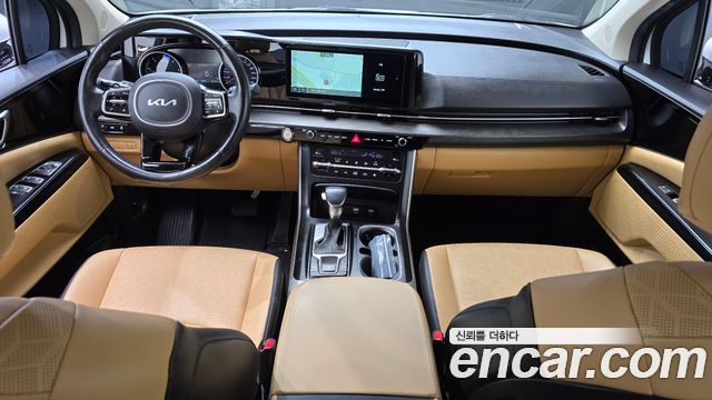 Kia Carnival — interior