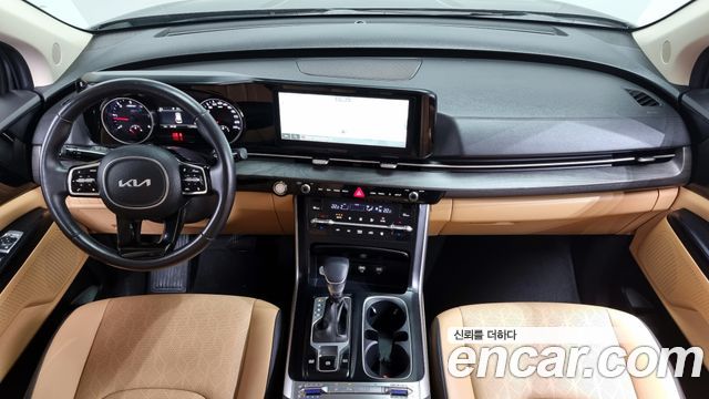 Kia Carnival — interior
