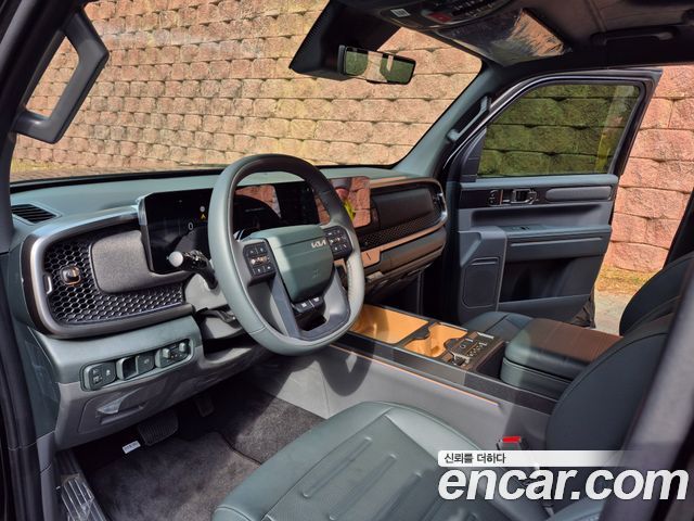 Kia Tasman — interior