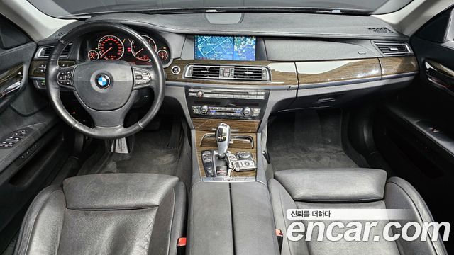 BMW 7 Series — interior