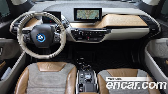 BMW i3 — interior