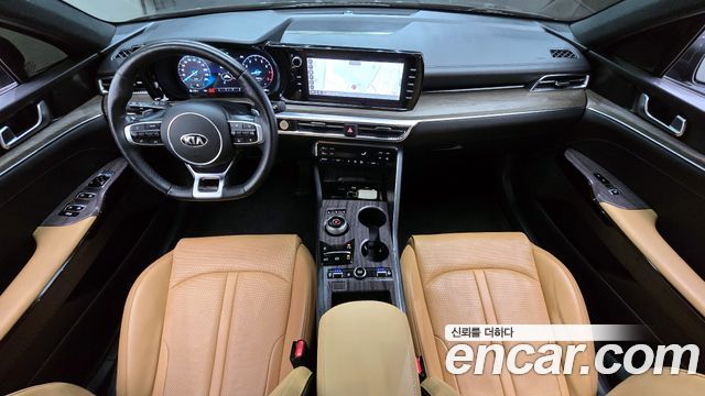 Kia K5 — interior