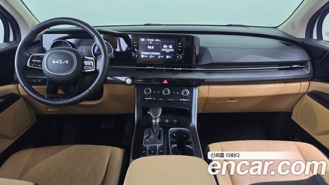 Kia Carnival — interior