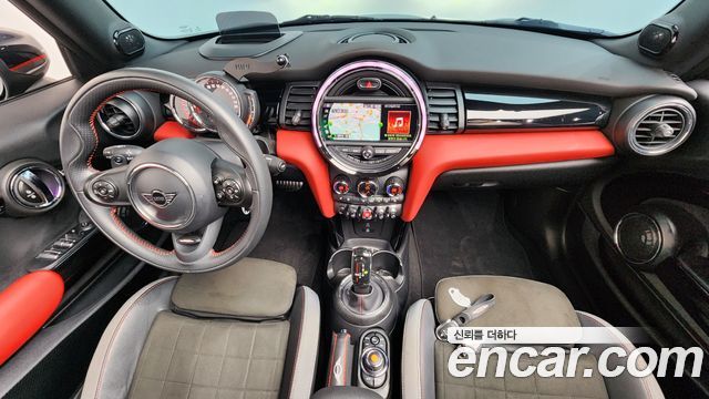 MINI Cooper Convertible — interior