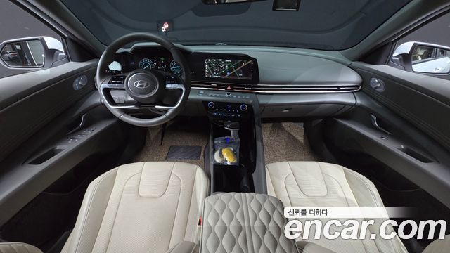 Hyundai Avante — interior